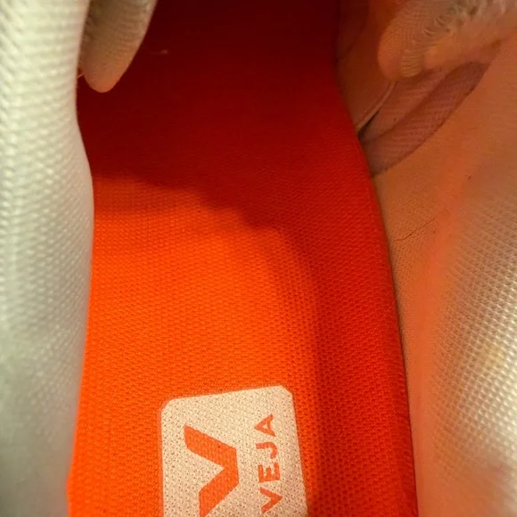 Veja Venturi Sneakers in Cream and Black - Picture 7 of 11